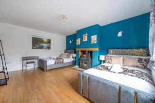 *RD98BL* For your most relaxed & Cosy stay + Free Parking + Free Fast WiFi * - Farnley - 5