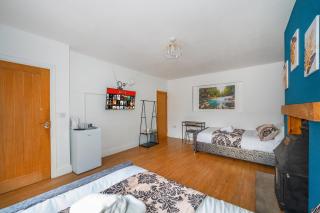 *RD98BL* For your most relaxed & Cosy stay + Free Parking + Free Fast WiFi * - Farnley - 3