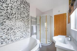 *RD98BL* For your most relaxed & Cosy stay + Free Parking + Free Fast WiFi * - Farnley - 1