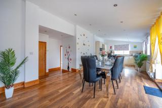 *RE98BL* For your most relaxed & Cosy stay + Free Parking + Free Fast WiFi * - Farnley - 9