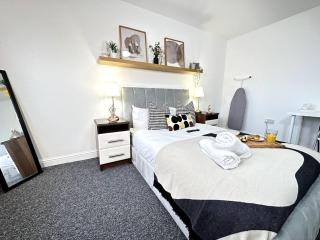 Chic Birmingham Studio with Natural Light! - Birmingham - 0