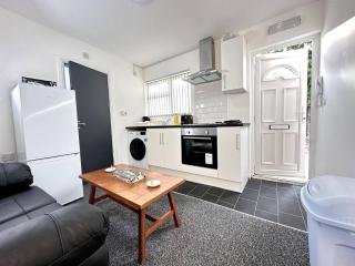 Chic Birmingham Studio with Natural Light! - Birmingham - 7