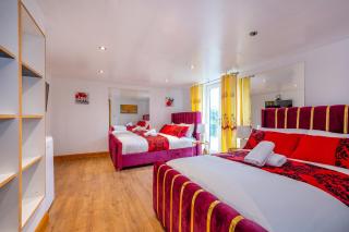 *RE98BL* For your most relaxed & Cosy stay + Free Parking + Free Fast WiFi * - Farnley - 1