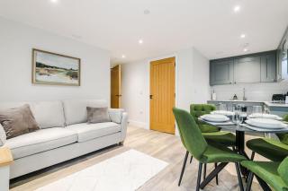 No.44 - Deluxe 2-Bedroom Duplex with Balcony - Stoney Middleton - 7