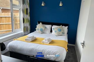 3 Bedroom Cosy Bungalow By Beds Away Short Lets & Serviced Accommodation Chalgrove With Outdoor Dining Area - - 5