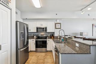 Shores of Panama 630-1BdBunks, Sleeps 6, Beach Front! Free Fun! Reserved Parking Space condo - Panama City Beach - 8