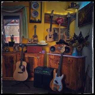 Cinderella Guitars - - 8