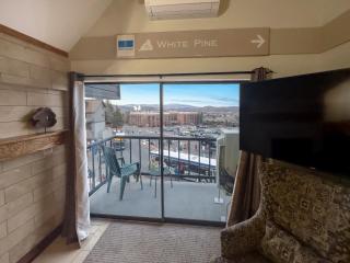 Slope-Side Serenity Ski-In Ski-Out Gem with Pool - Park City - 1