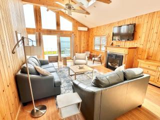 Beachfront 4 BR Spacious House! [Coastal Haven] - 4