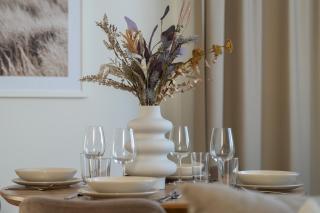 Stylish Beige Apartment with One Bedroom and Parking in Poznań by Noclegi Renters - Poznań - 7