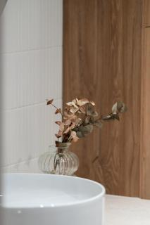 Stylish Beige Apartment with One Bedroom and Parking in Poznań by Noclegi Renters - Poznań - 1