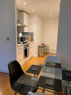 2 bed Apt, Hoxton, Canal views - London - 1