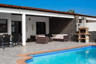 Casa Marlay Spacious, heated Pool, BBQ & Fast Wi-Fi only 15 minutes walk to town - Playa Blanca - 5