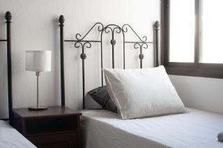 Casa Marlay Spacious, heated Pool, BBQ & Fast Wi-Fi only 15 minutes walk to town - Playa Blanca - 4