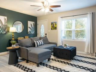 Bluegrass Bungalow - 9