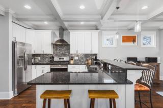 Spacious 11 Bed Germantown Home with 3 Patios Only 1.5 mi to Broadway - Nashville - 8