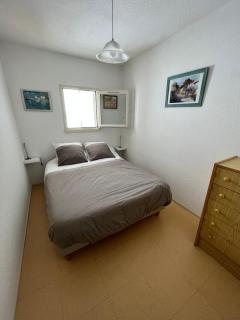 Appartement 1 chambre, avec loggia et vue sur le Port Olona - La Chaume - 5