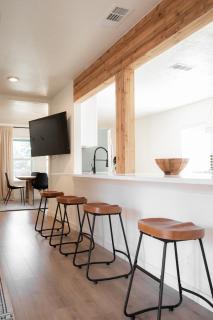 LUX ~Pet Friendly Richardson 3 bedroom 1 story Home~ - 7