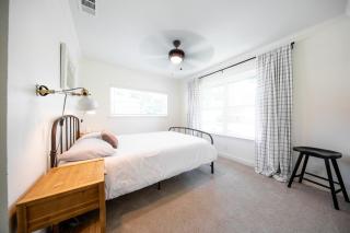 LUX ~Pet Friendly Richardson 3 bedroom 1 story Home~ - 1