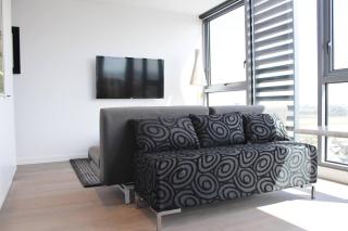 Luxurious Flemington with Stunning Racecourse View - 8