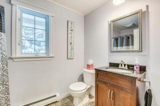 Spacious Family Home with Deck and Yard 5 Mi to Stowe - 1