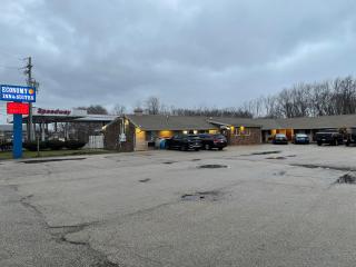 Economy Inn & Suites - Ashtabula - 1