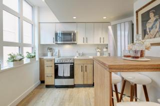 Victoria's Parliamentary Suite with Private Rooftop Patio & Harbour View - Victoria - 5