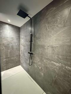 Suite romantique avec jacuzzi et sauna - 2