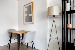 Tribeca Studio w Tons of light Gym Pool NYC-118 - 5