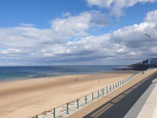 Seaviews Apartment 2, Whitley Bay Sea Front - 4