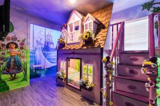 W429 - Bohemian Chic Villa with Themed Bedrooms at Reunion - 9