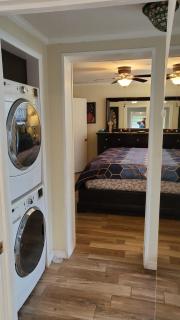 Spacious Beach House Unit,Beautifully Furnished 2 Bed 2Bath./2Min.Walk To Beach - Clearwater Beach - 6