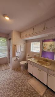 Spacious Beach House Unit,Beautifully Furnished 2 Bed 2Bath./2Min.Walk To Beach - Clearwater Beach - 7