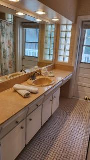 Spacious Beach House Unit,Beautifully Furnished 2 Bed 2Bath./2Min.Walk To Beach - Clearwater Beach - 5
