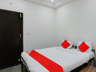Hotel O Manjushree Boarding & Lodging nearby Dr.BR Ambedkar Stadium Basveshwar nagar - Bangalore - 9
