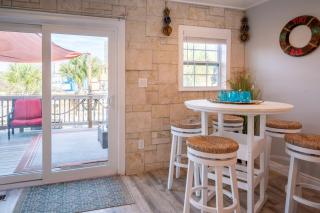 Pirates Retreat Home - Carolina Beach - 4