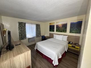 Days Inn by Wyndham San Marcos - 2