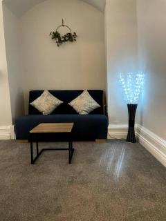 Flat 5 - 2 Bed City Centre Affordable Quality - York - 2