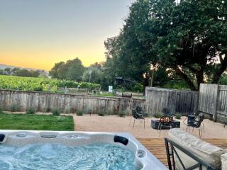 Outdoor Fire-pit, Jacuzzi & BBQ w/ Vineyard Views! - 9