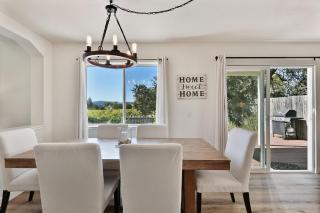 Outdoor Fire-pit, Jacuzzi & BBQ w/ Vineyard Views! - 1