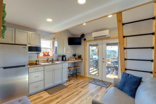 Studio with Loft, Hot Tub and Views in Marshall! - 8