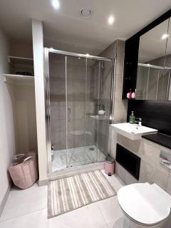 Bright Modern Flat with Balcony 30mins from Euston - Harrow - 3