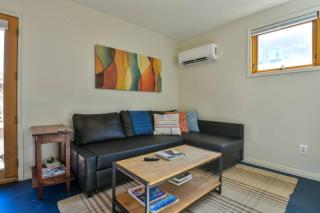 Stella Ruby Cottages (Scarlet) - Steps to Downtown! - 3