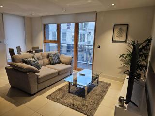Luxury Property in Canary Wharf - London - 9