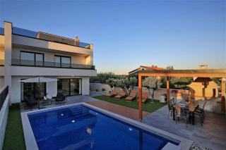 Villa Lela - Heated Pool, Sauna, BBQ, Activities - Privlaka - 0