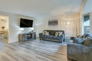 Modern Puyallup Townhome with Backyard and Fireplace - Puyallup - 8