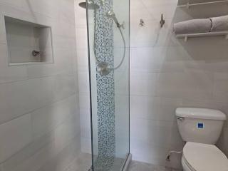 Beautifully renovated villa close to the beach - Jolly Harbour - 4