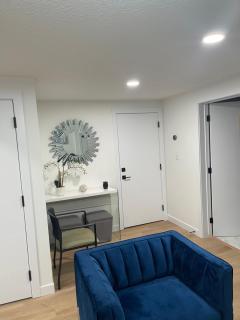Stylish 2 Bedroom suite in SW Edmonton close to Windermere and Edmonton International Airport - Edmonton - 4