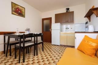 Apartments with parking spaces Njivice, Krk - 21861 - Njivice - 7