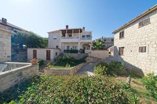 Apartments with a parking space Postira, Brac - 22159 - Postira - 0